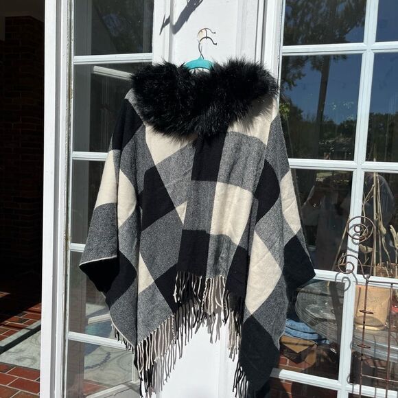 J Crew Faux-fur Plaid Cape NWT - Picture 9 of 11